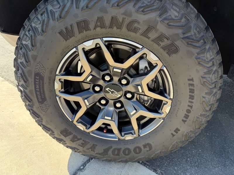 Used 2025 Sterling Gray Metallic Chevrolet ZR2 image 29