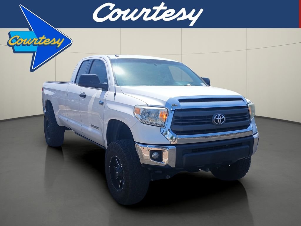 Used 2014 White Toyota SR5 image 1