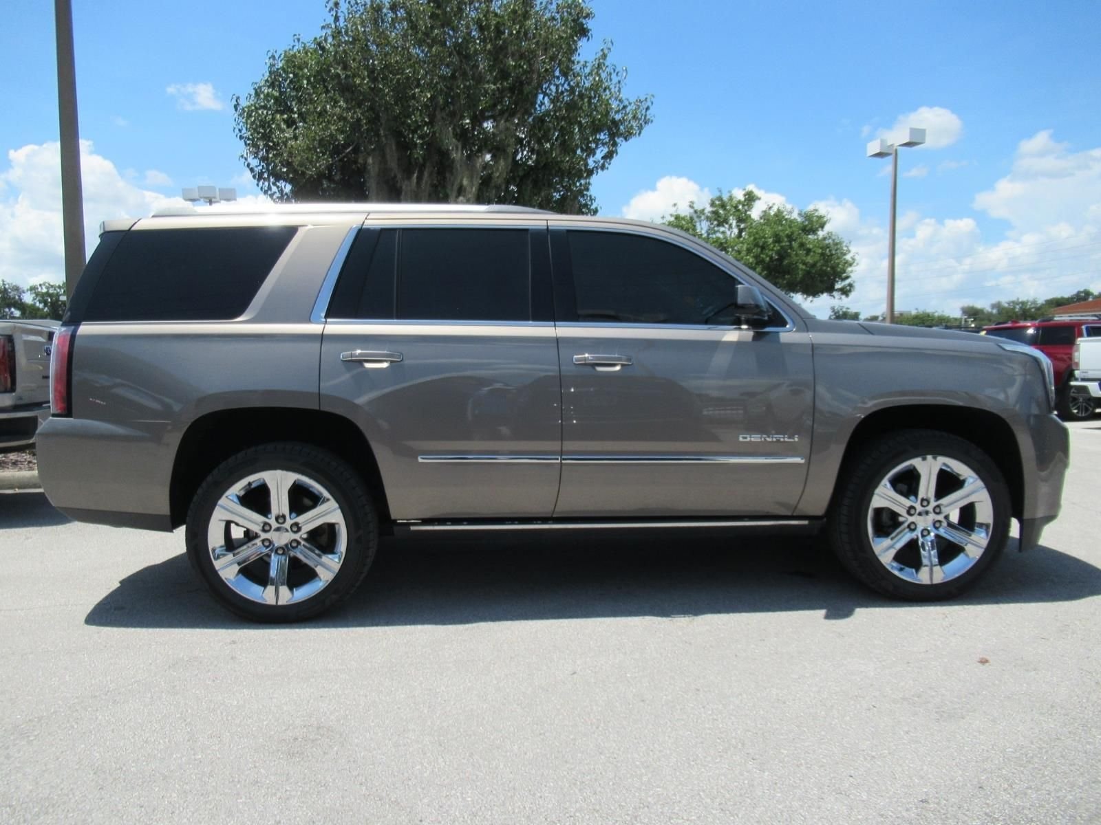 Used 2019  GMC Denali image 2