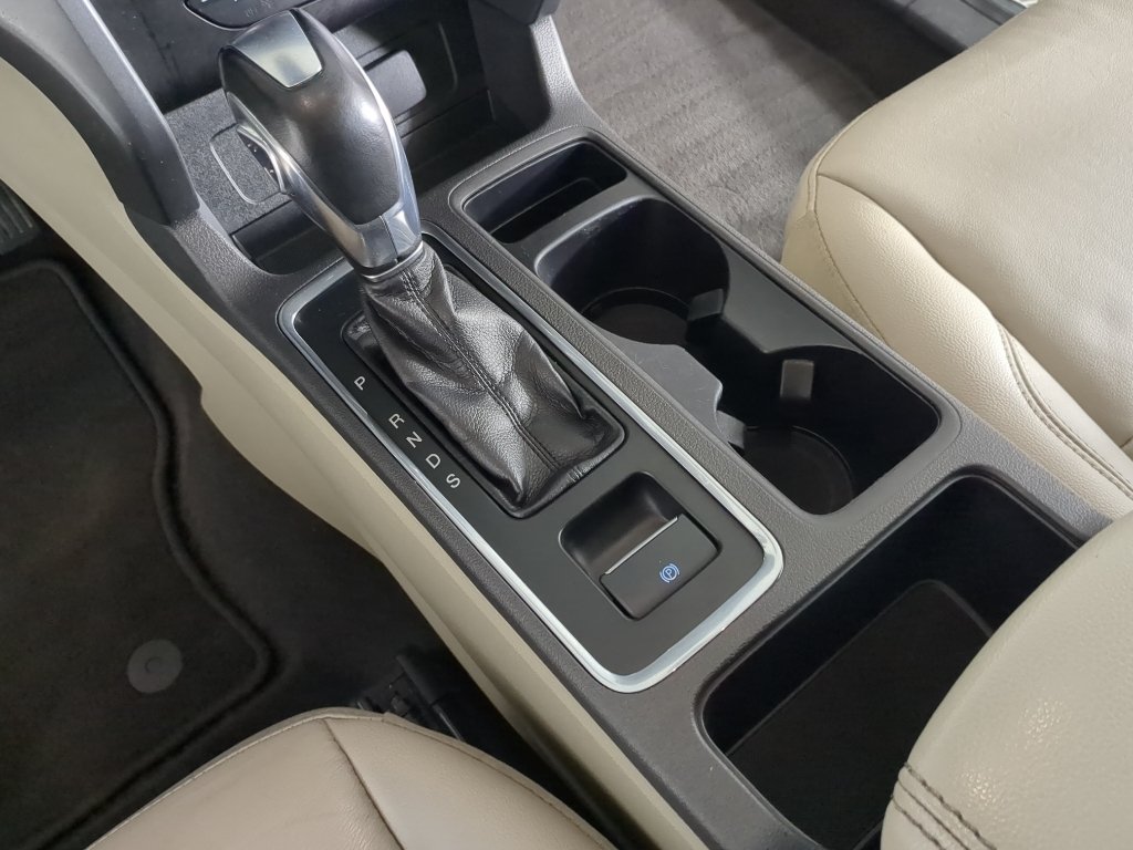 Used 2018 White Gold Metallic Ford SEL image 27
