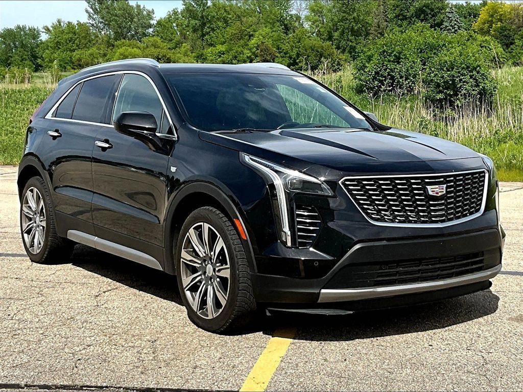 Used 2019 Cadillac XT4 Luxury with VIN 1GYFZDR43KF119300 for sale in Rochester, Minnesota