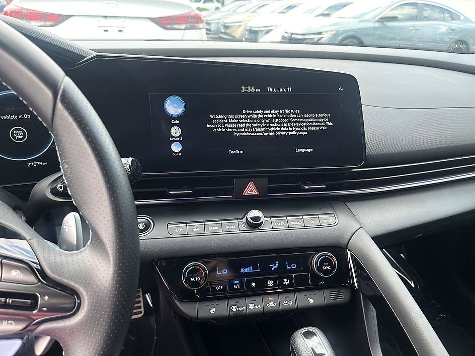 Used 2025 Abyss Black Hyundai Base image 16