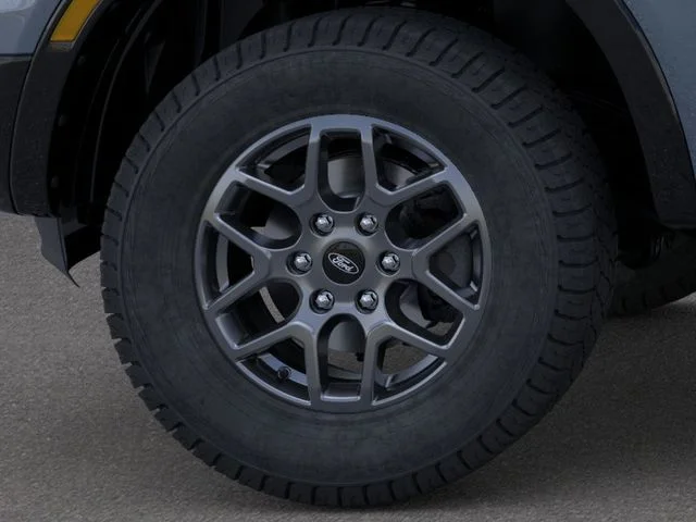 New 2025 Azure Gray Metallic Ford XLT image 19