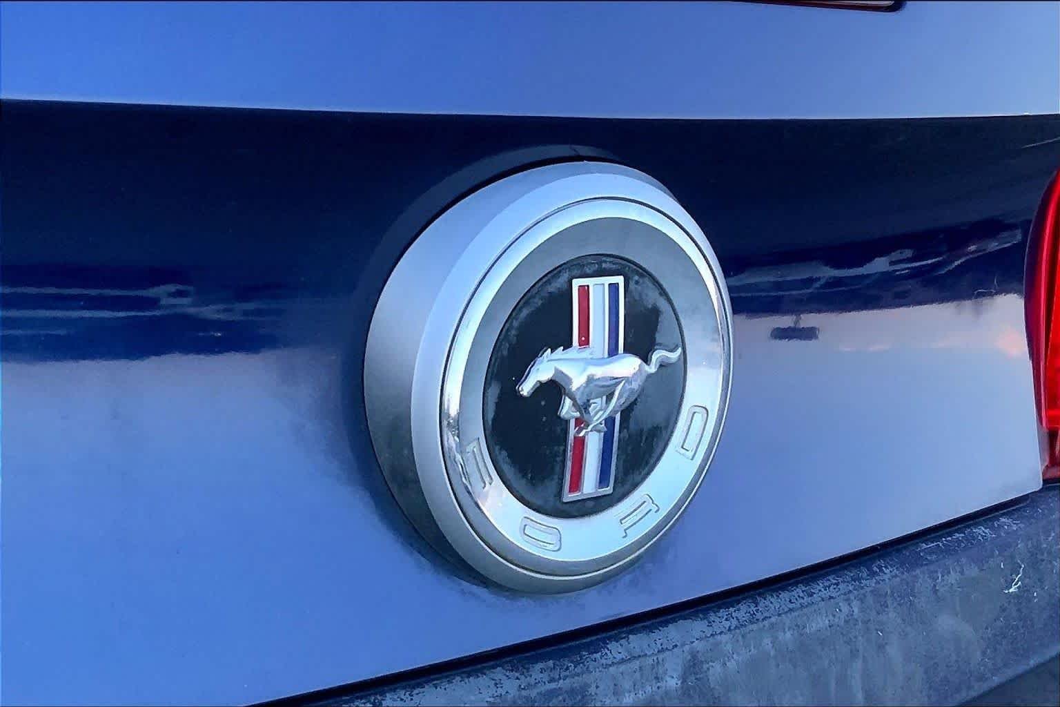Used 2011 Kona Blue Metallic Ford V6 image 25