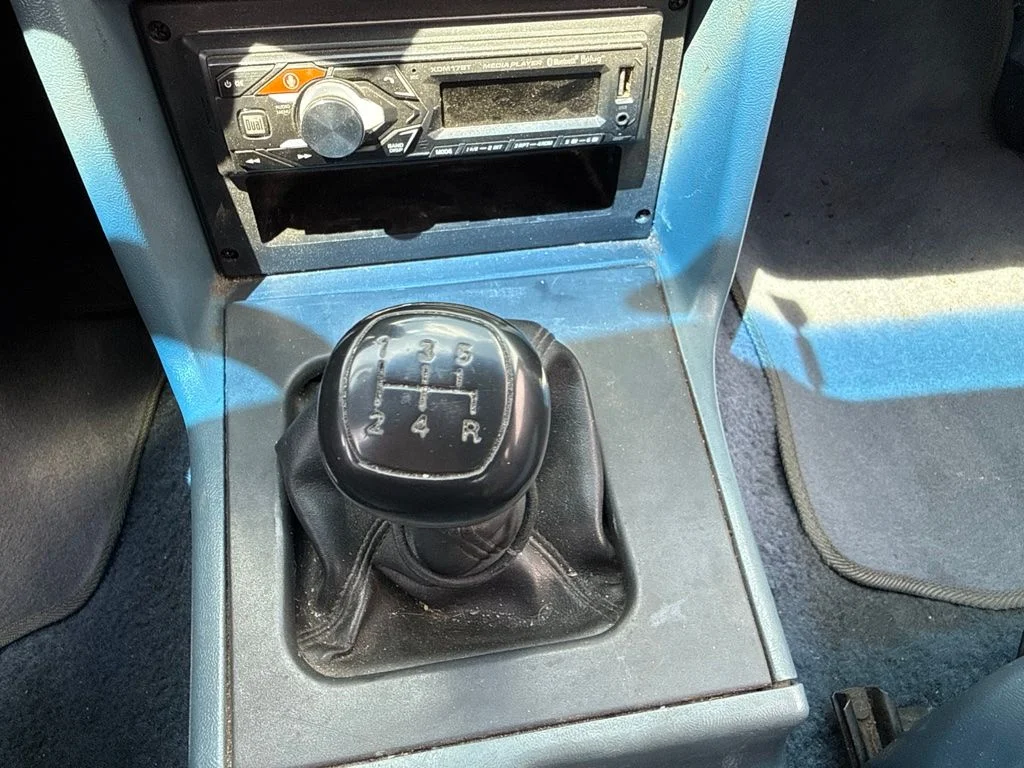 Used 1989 White Ford LX image 16