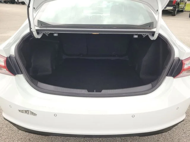 Used 2020 White Chevrolet LT image 10