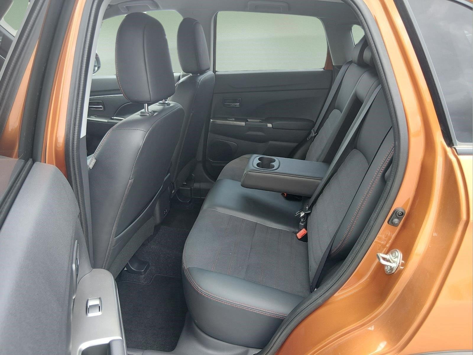 Used 2023 Sunshine Orange Metallic Mitsubishi ES image 20