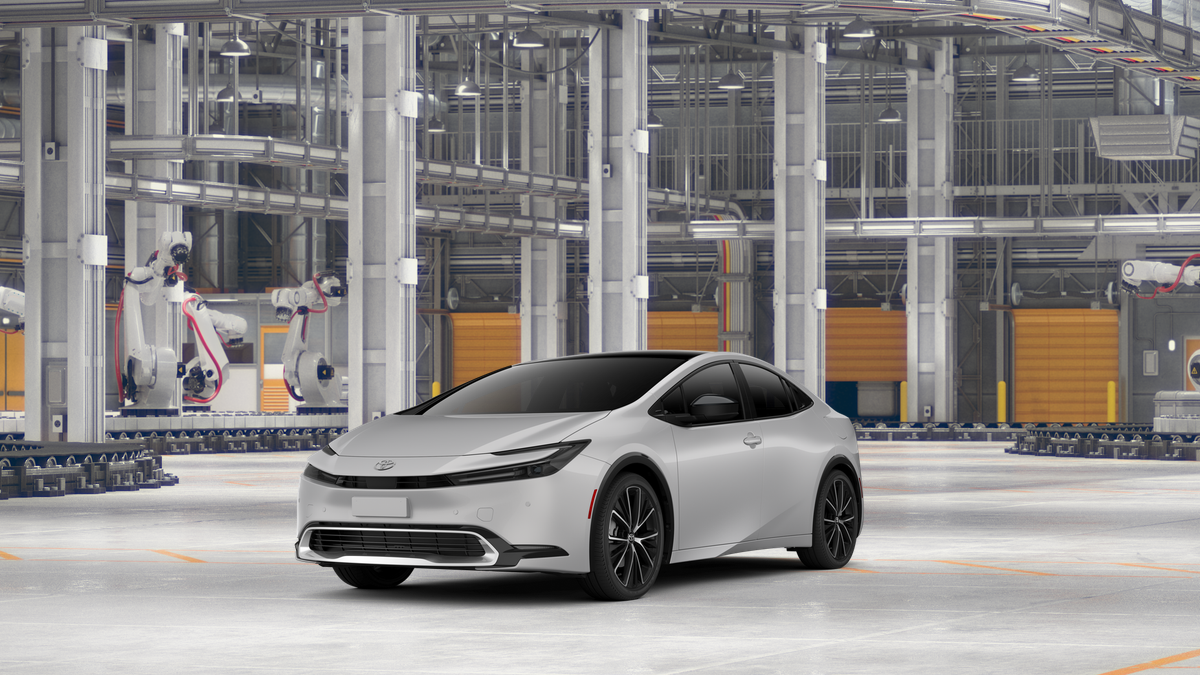 2026 Toyota Prius XLE FWD's photo
