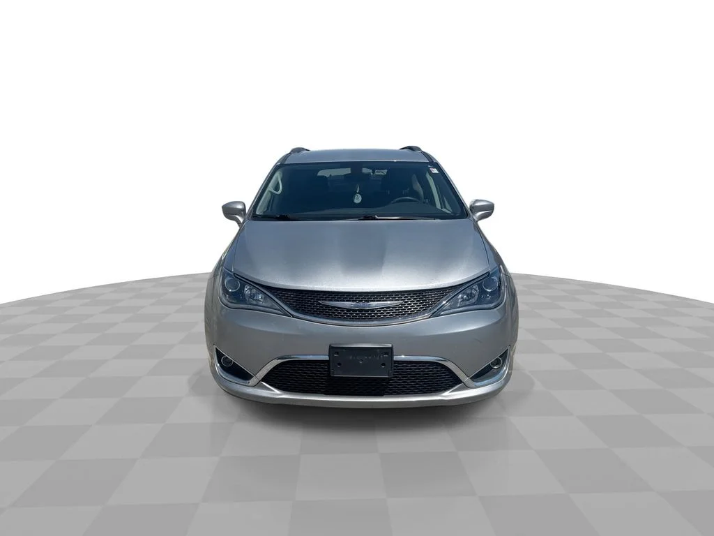 Used 2018 Chrysler Pacifica Touring L with VIN 2C4RC1BG4JR235877 for sale in Sturgeon Bay, WI