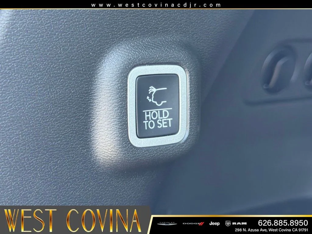 New 2026 Diamond Black Crystal Pearlcoat Jeep  image 16