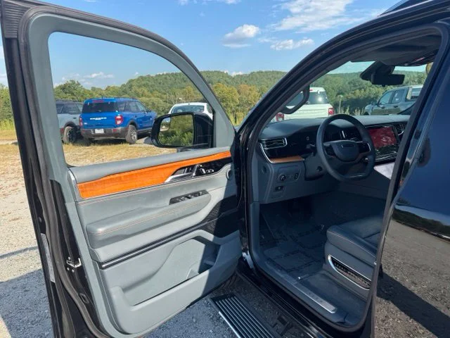Used 2022 Black Jeep Series III image 13