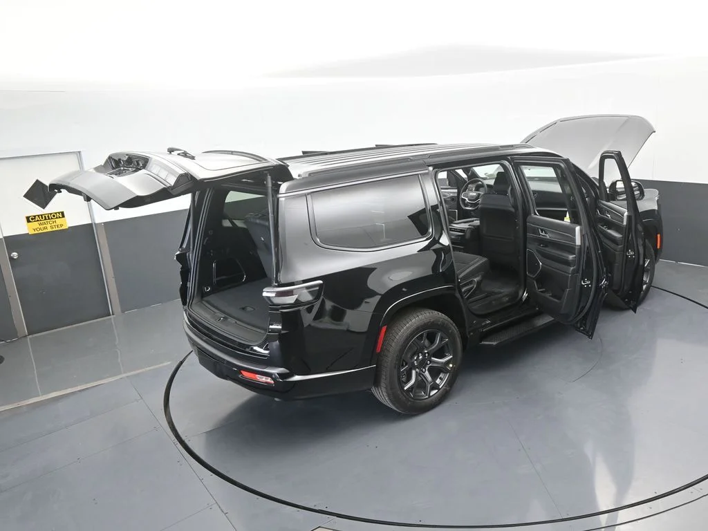 New 2026 High Gloss Black Exterior Paint Jeep Limited Altitude image 67