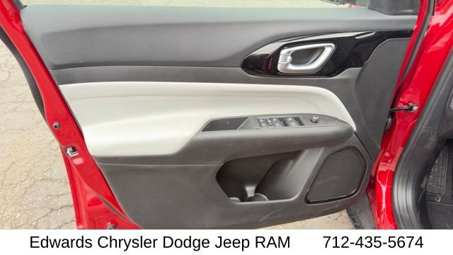 New 2026 Red Hot Pearl-Coat Exterior Paint Jeep Limited image 13