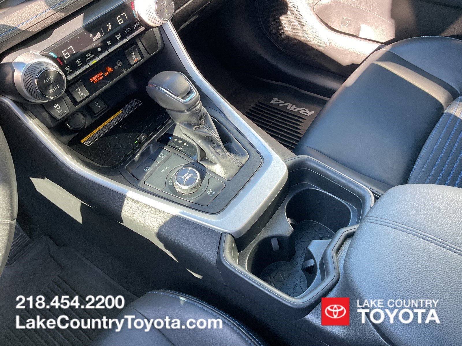 Used 2020 Blizzard Pearl Toyota XSE image 32