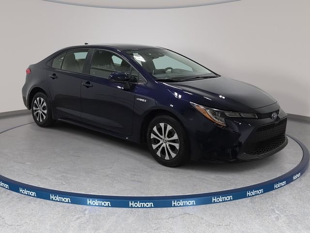 Certified Used 2020  Toyota LE image 3