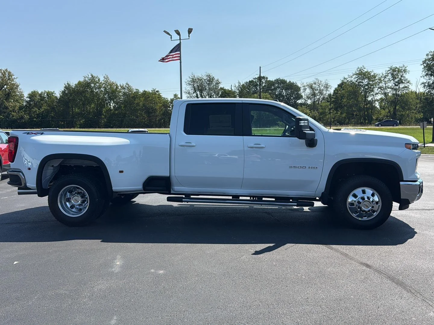 New 2026 Summit White Chevrolet LT DRW image 9