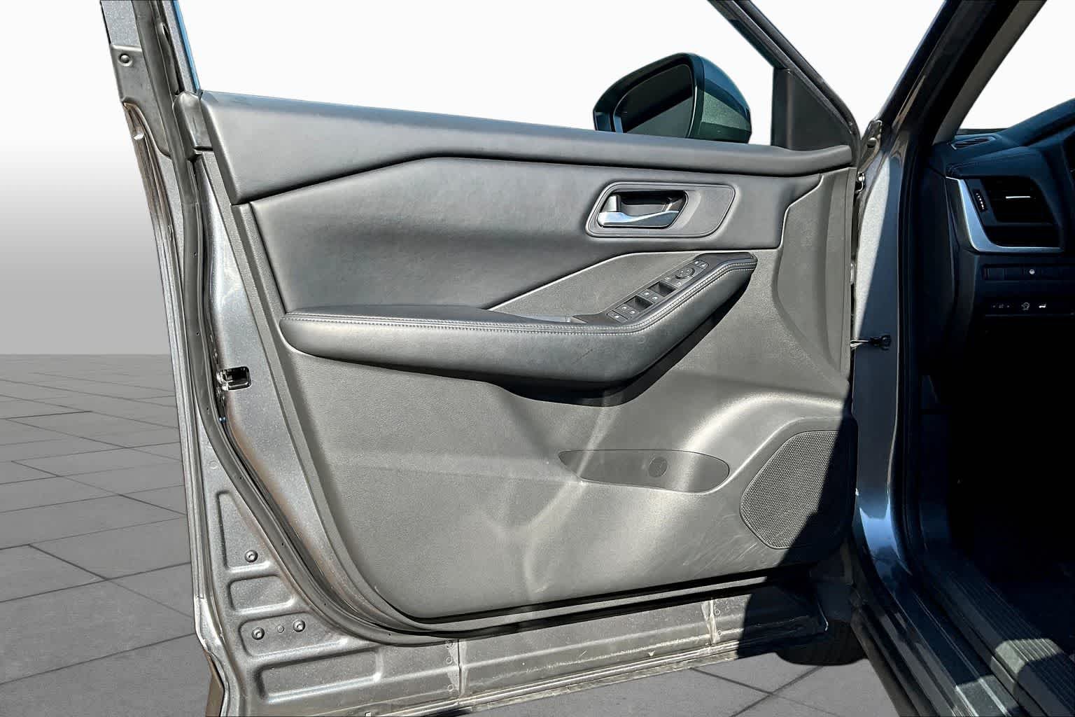 Used 2025 Gun Metallic Nissan SV image 23