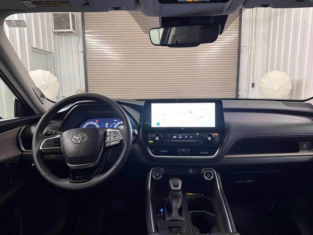 Used 2026 Cloud Toyota Limited image 39