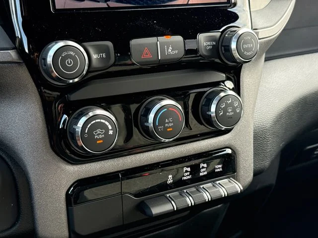 2026 RAM 1500 Express - Photo 25