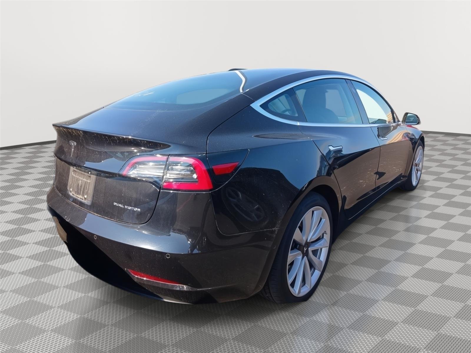 Used 2018 Obsidian Black Metallic Tesla Long Range Battery image 4