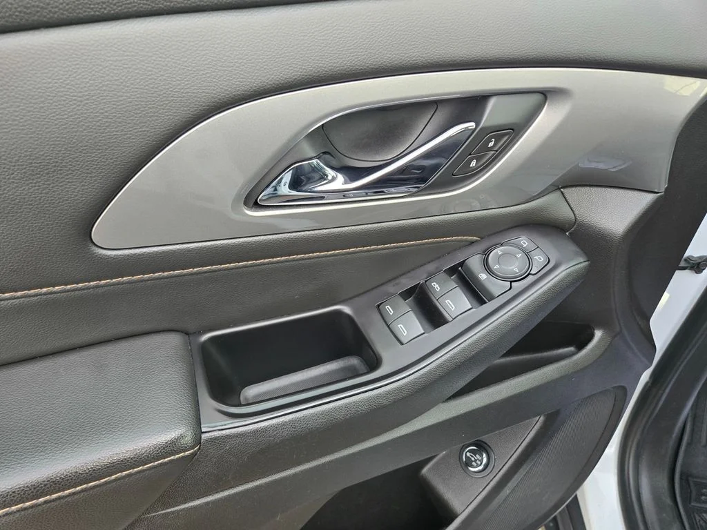 Used 2019 White Chevrolet LT AWD image 36