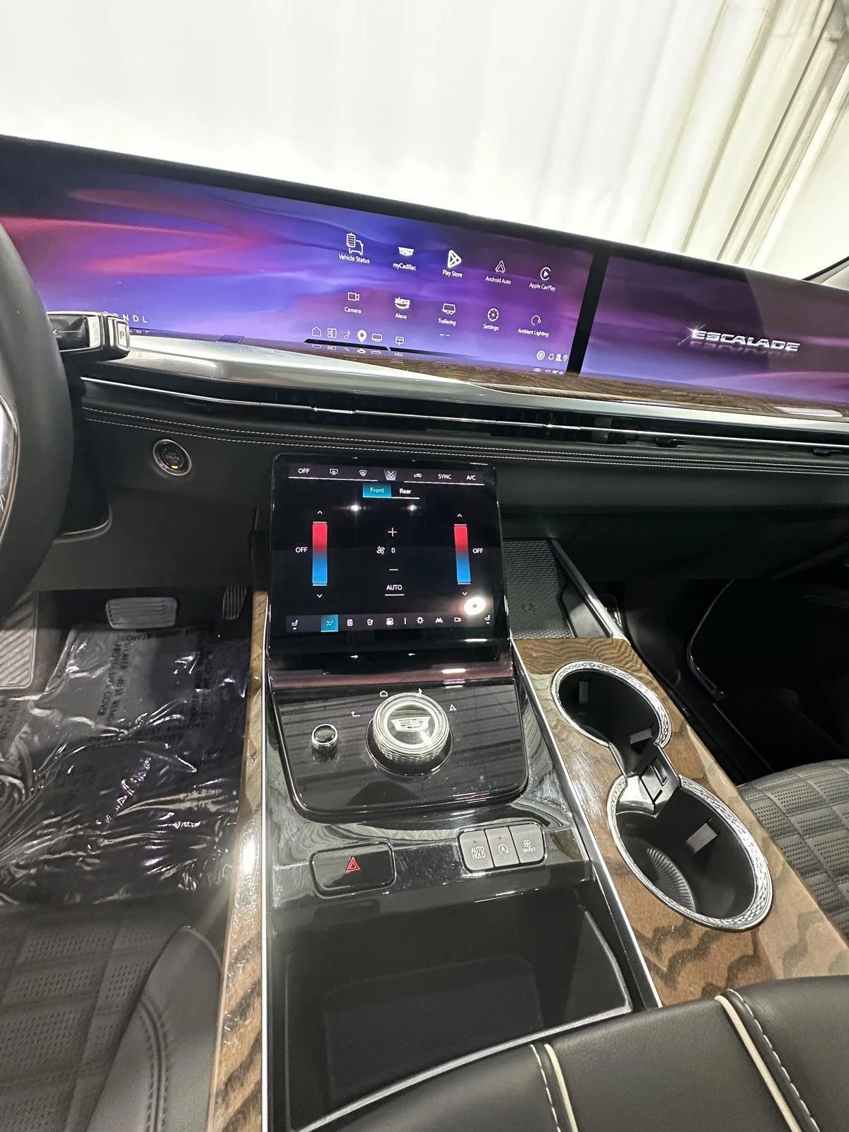 Used 2025 Crystal White Tricoat Cadillac Sport Platinum image 13