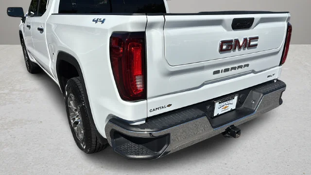 Used 2025 White GMC SLT image 38