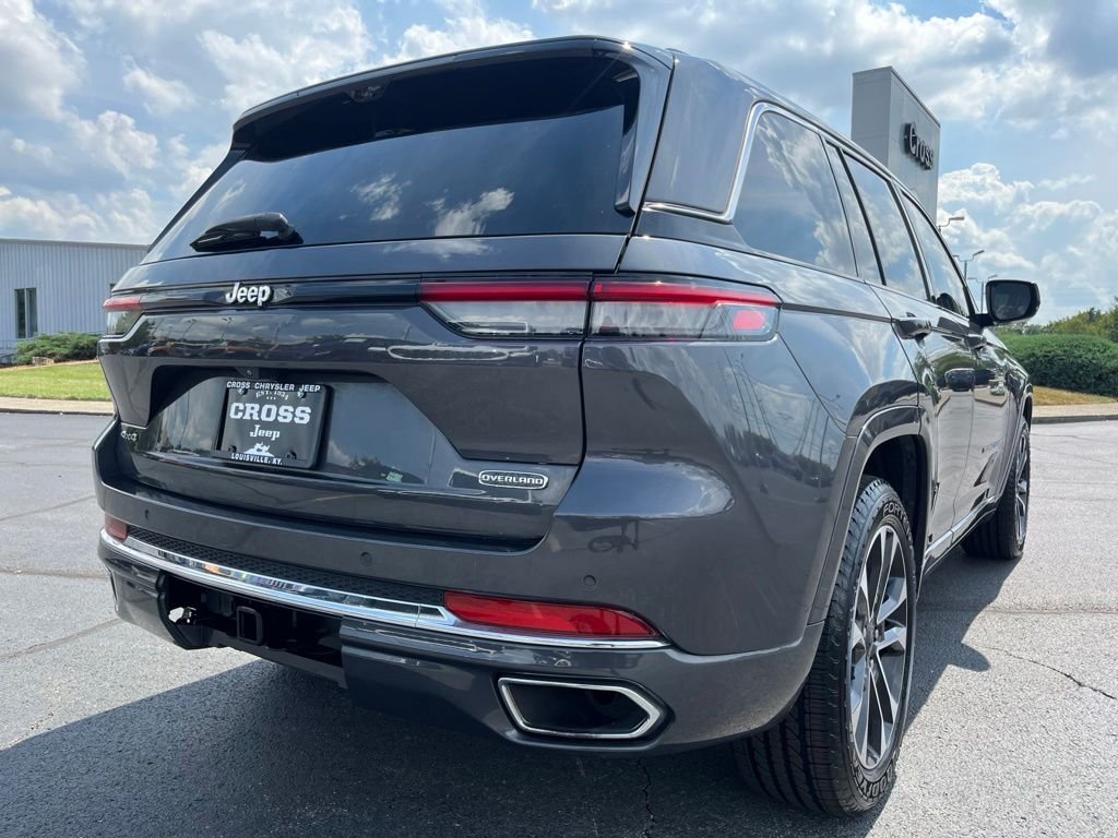 Used 2022 Gray Metallic Jeep Overland image 47