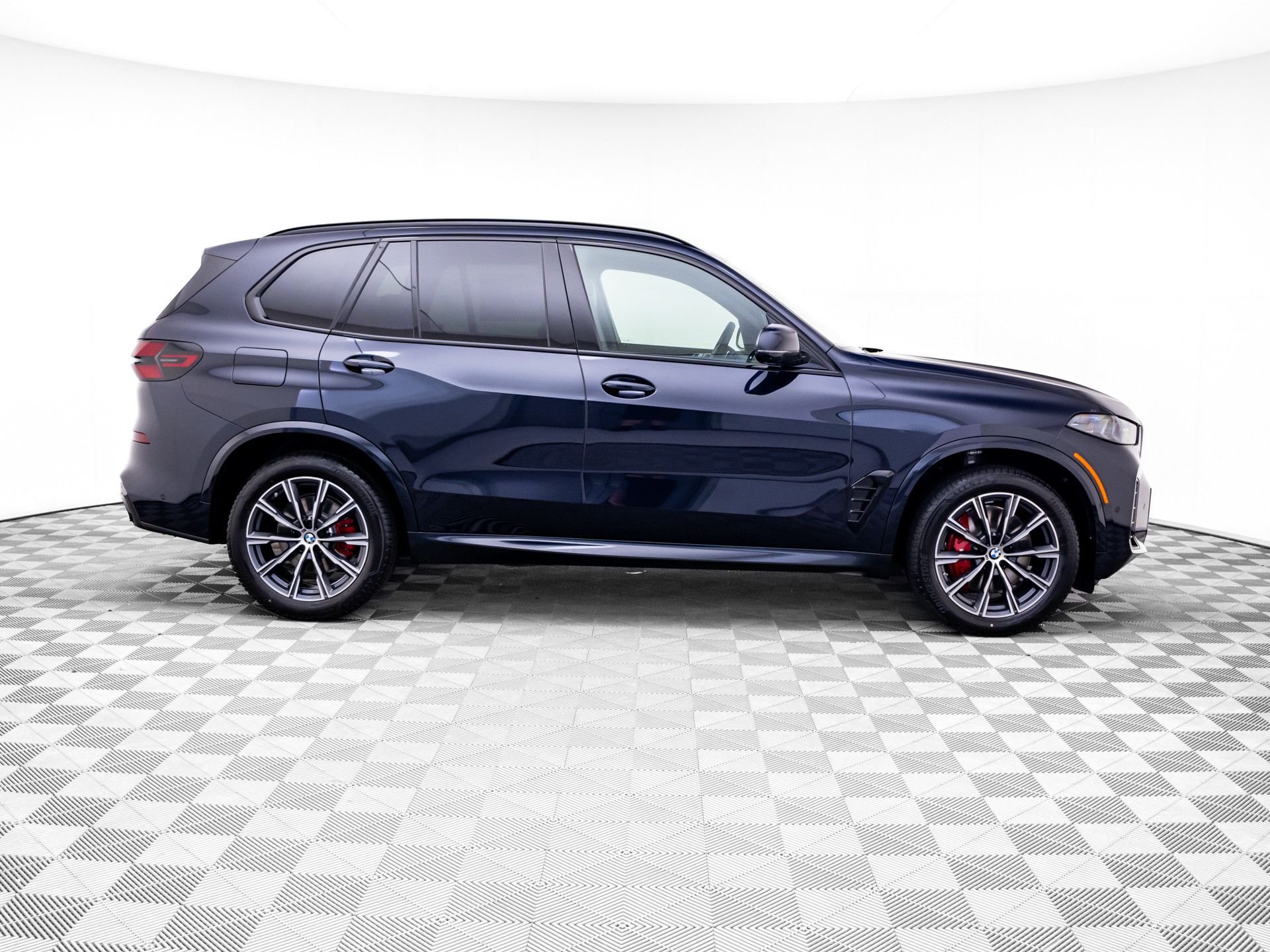 New 2026 Carbon Black Metallic BMW xDrive40i image 7