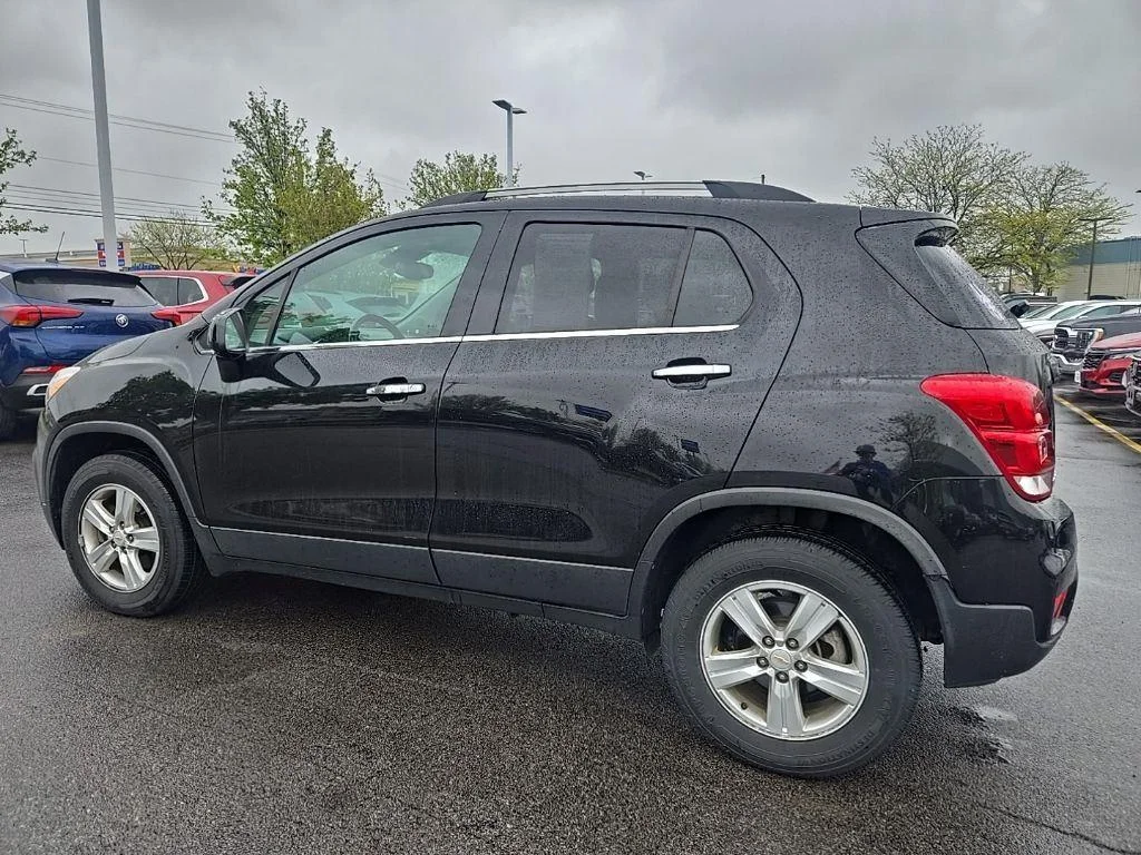 Used 2019 Black Metallic Chevrolet LT image 3