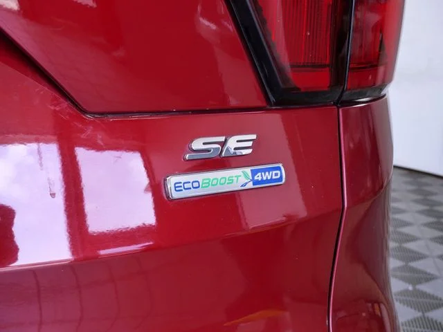 Used 2019 Red Ford SE image 9