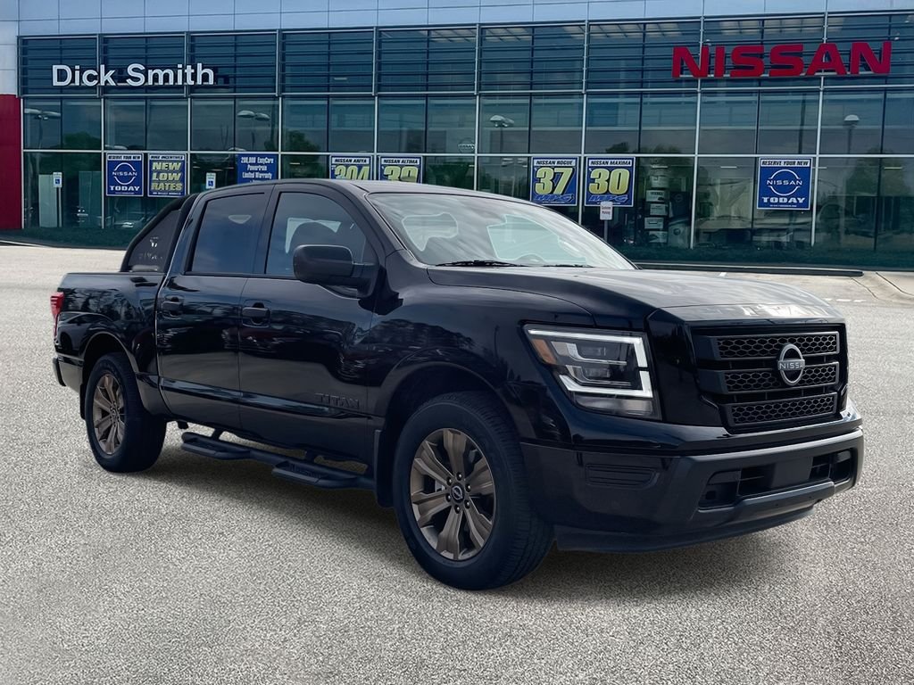 2024 Nissan Titan SV 4X2 Crew Cab's photo