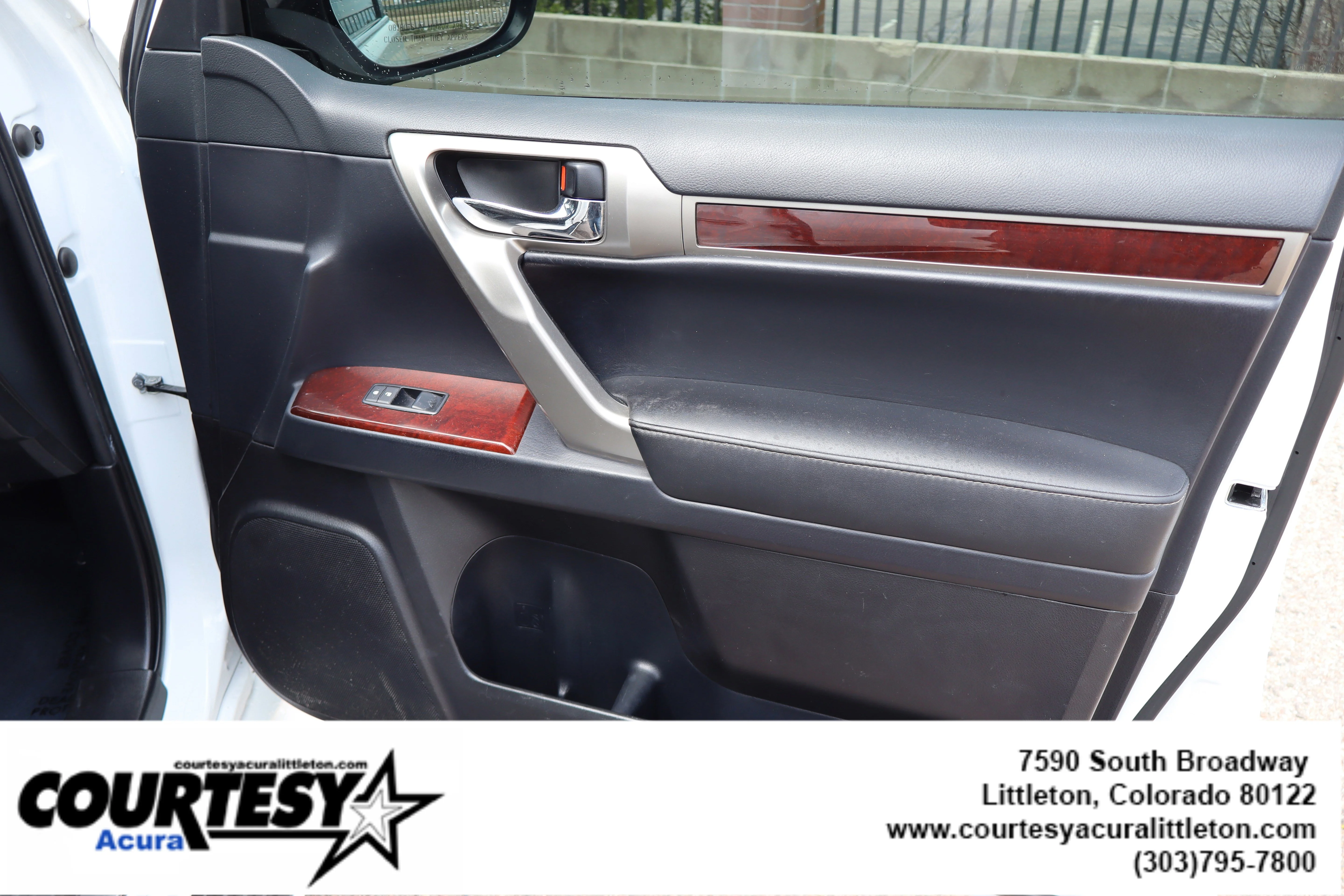 Used 2016  Lexus  image 34