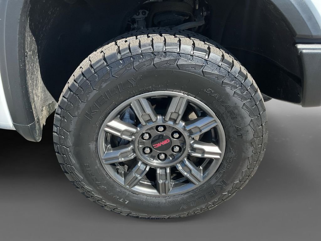 Used 2024 White GMC AT4X image 14