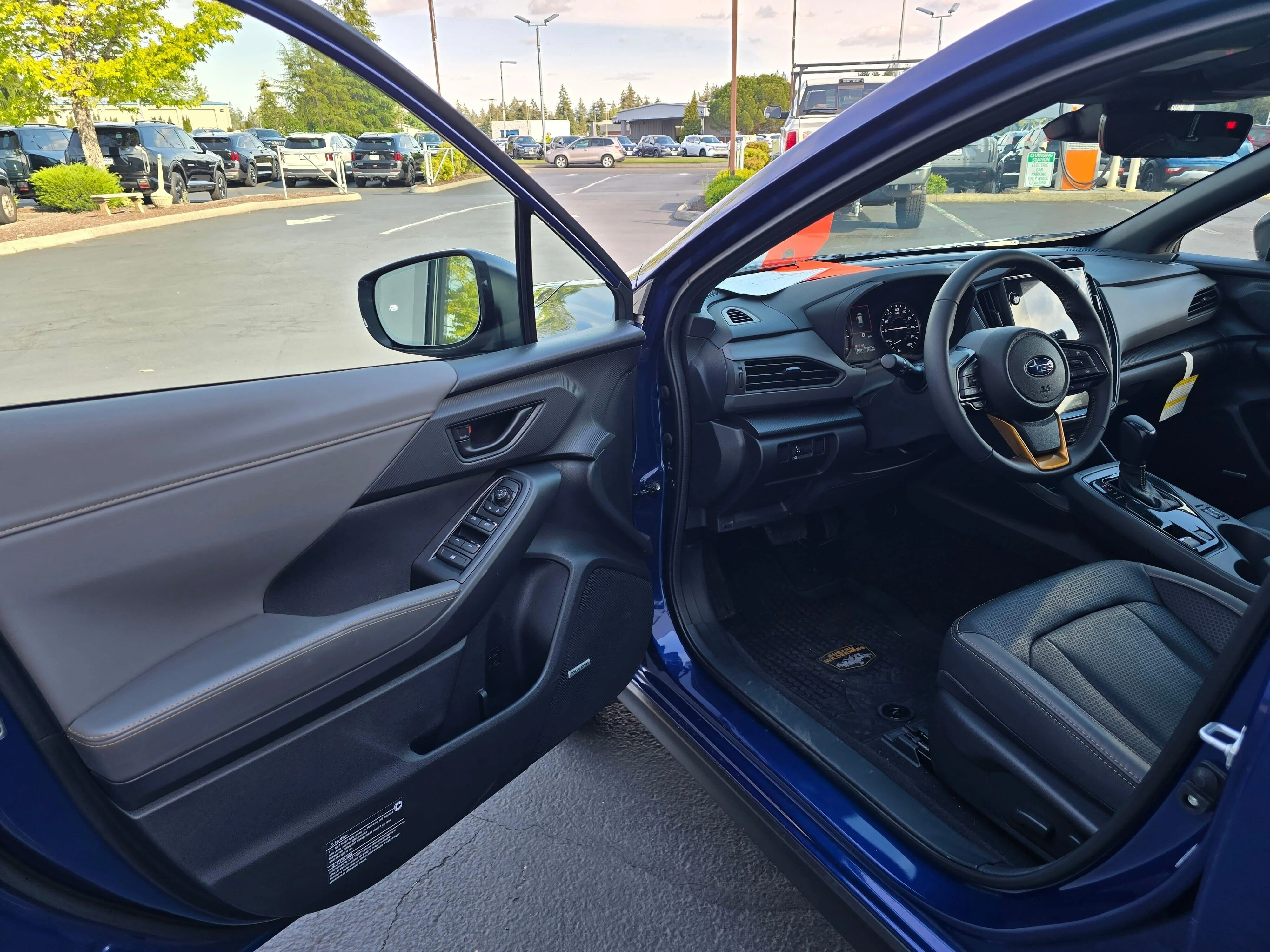 Used 2025 Sapphire Blue Pearl Subaru Wilderness image 7