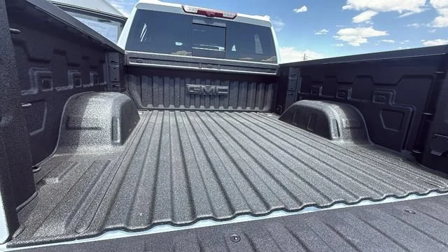 New 2026 Summit White GMC AT4 image 27