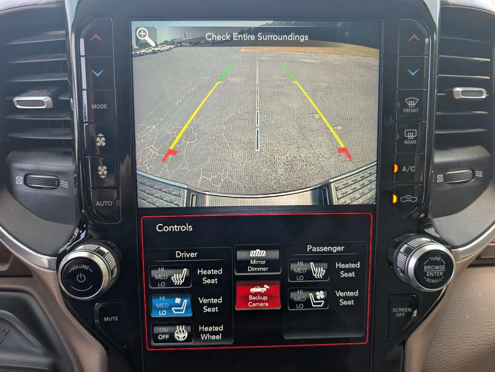 Used 2020 Patriot Blue Pearlcoat Ram Laramie image 18