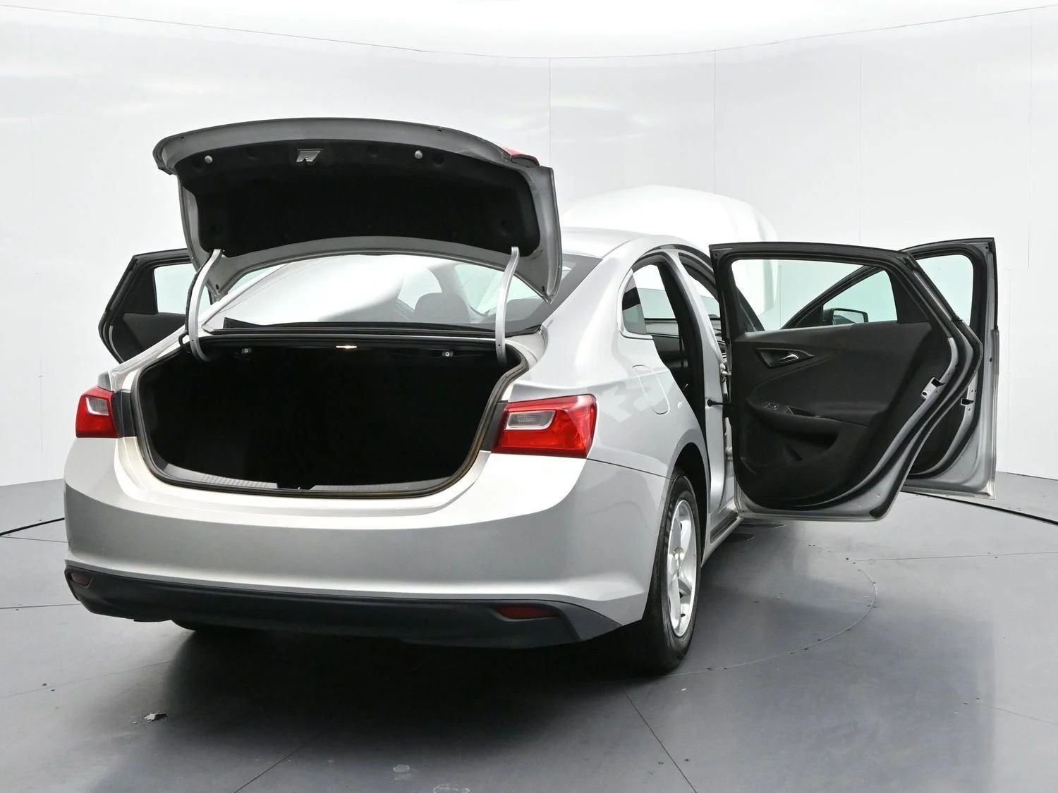 Used 2018 SILVER ICE METALLIC Chevrolet LS image 38
