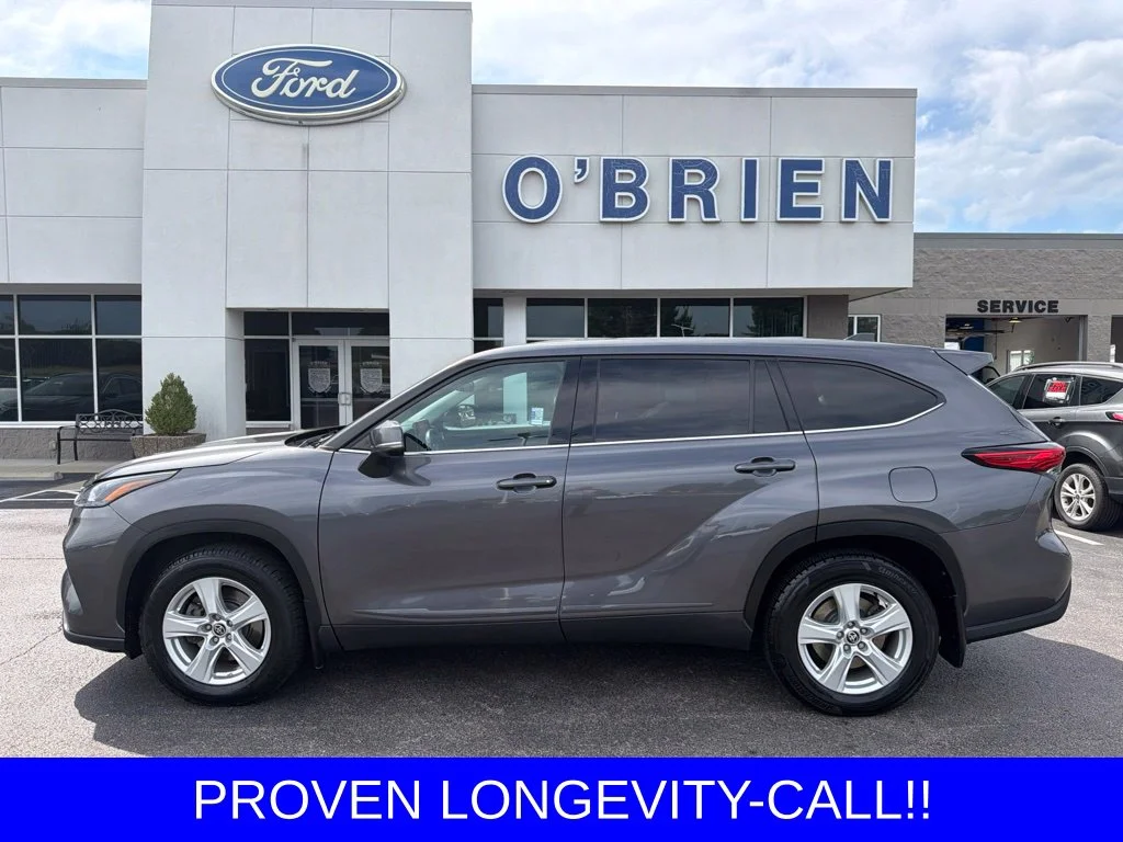 Used 2022 Magnetic Gray Metallic Toyota LE image 2