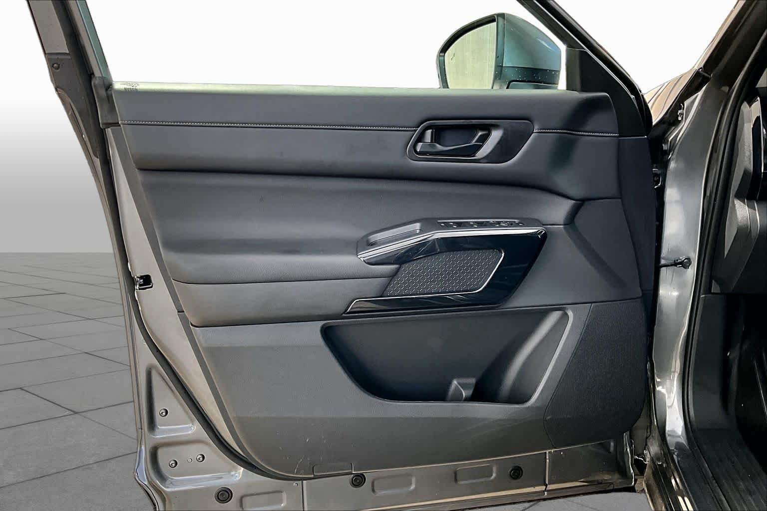 Certified Used 2025 Gun Metallic Nissan SV image 21