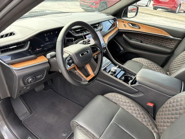 Used 2025 Gray Jeep Summit Reserve image 18