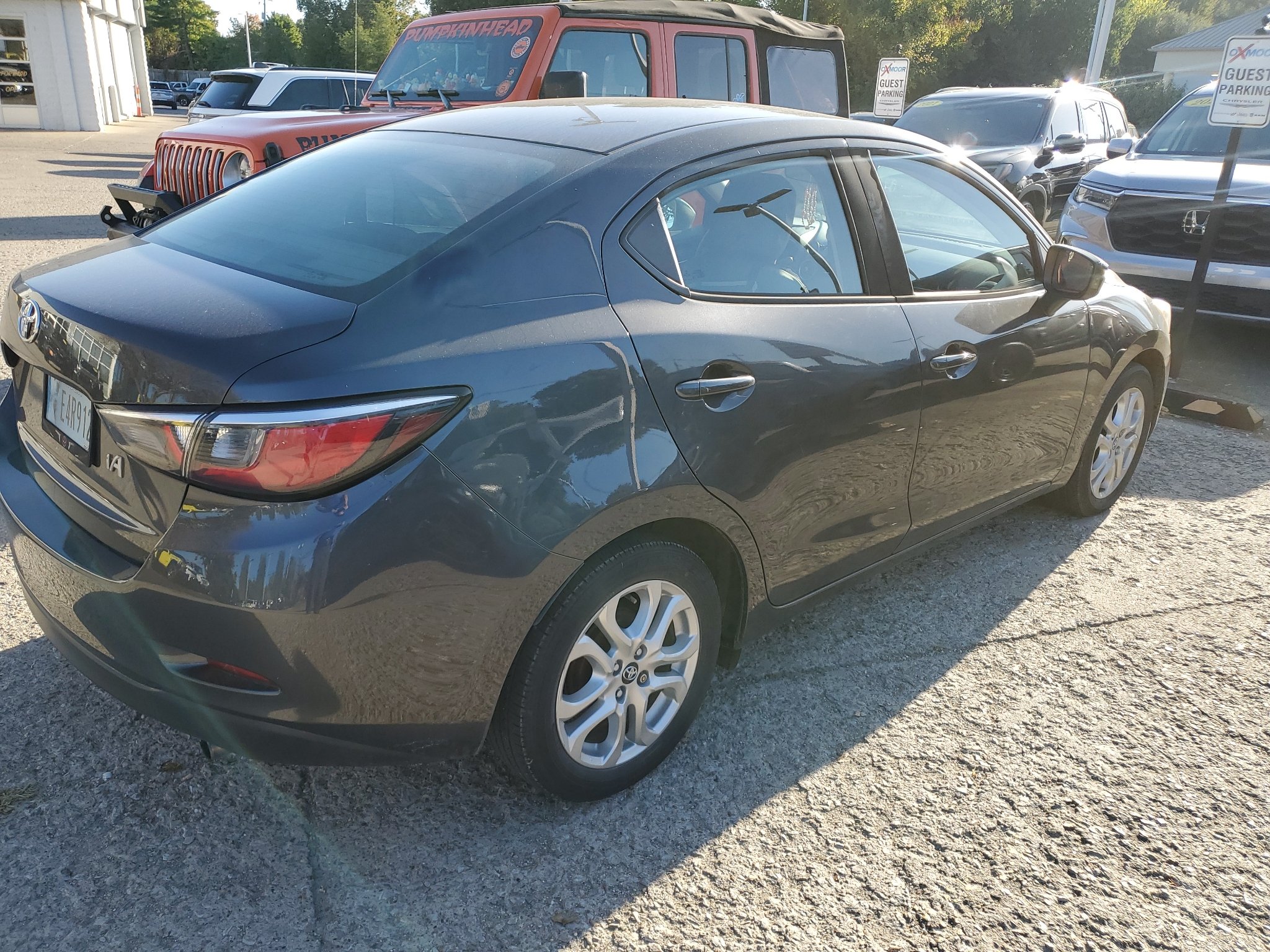 Used 2018 Graphite Toyota Base image 3