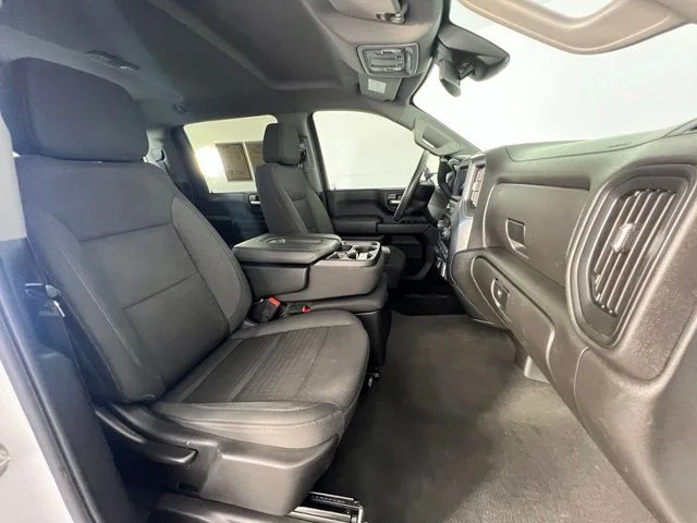 Used 2024 White Chevrolet Custom image 34