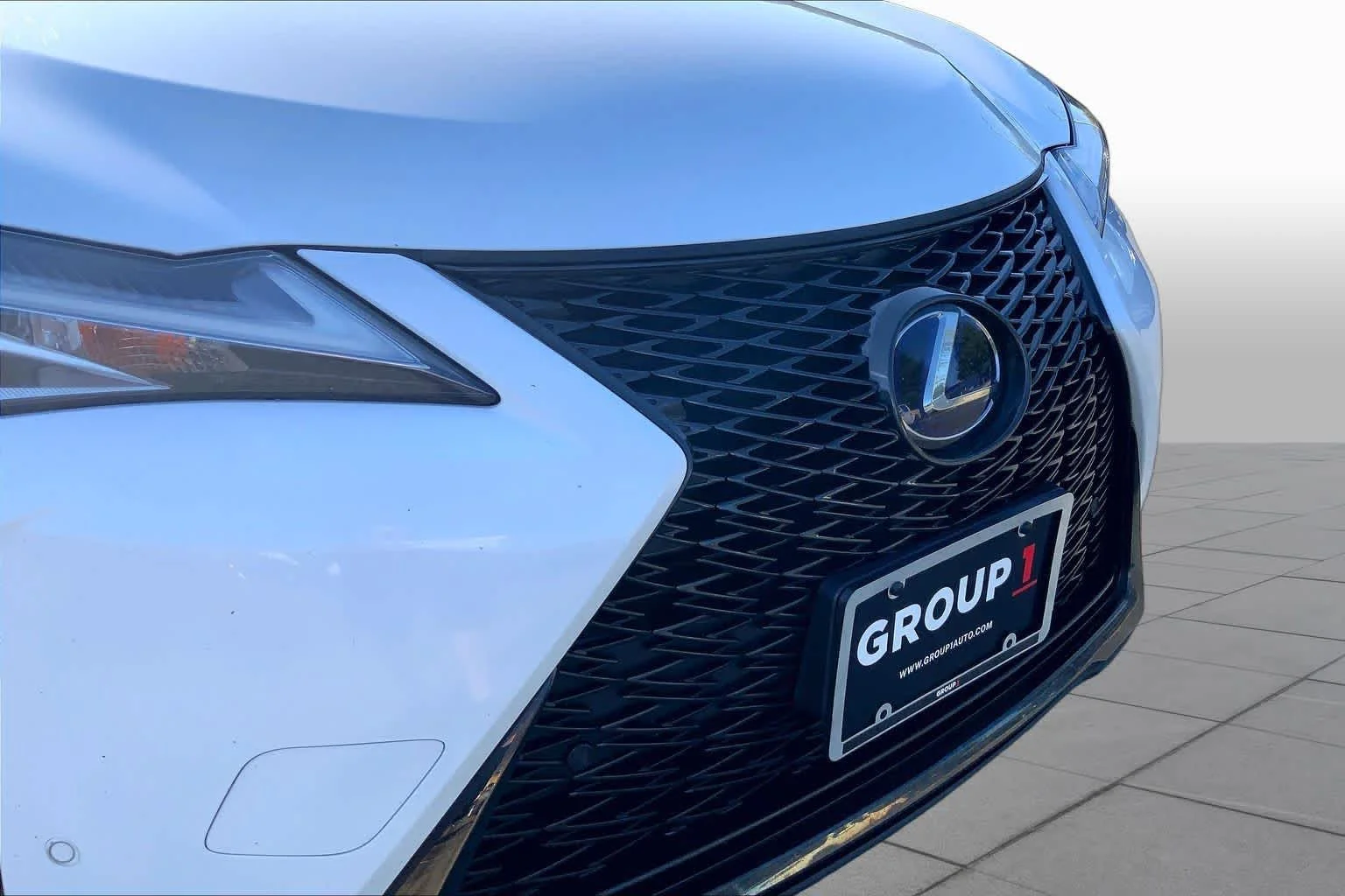 Used 2019 Ultra White Lexus F SPORT image 30