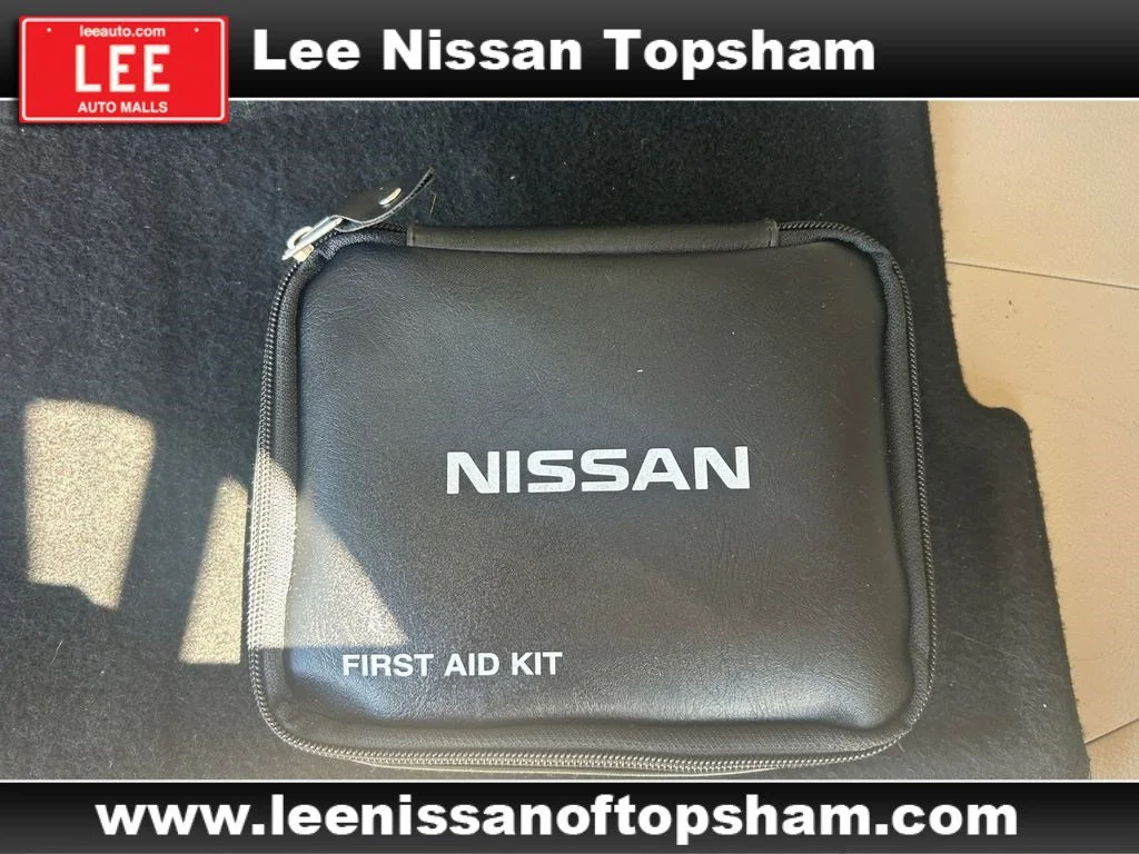 Used 2019 Pearl White Tricoat Nissan SV image 20