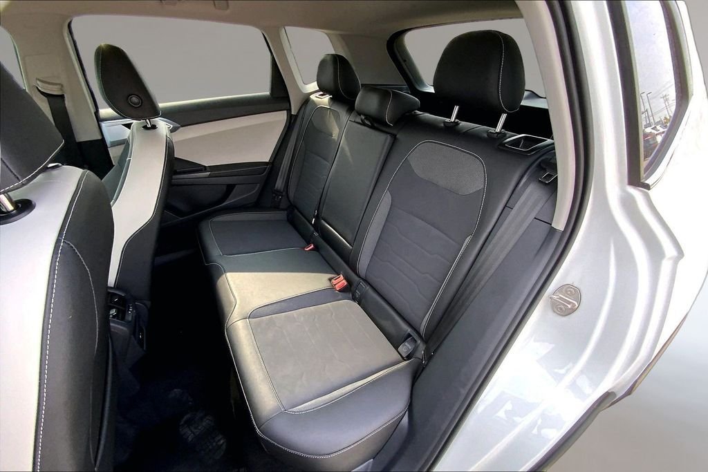 Certified Used 2025 Pure White Volkswagen 1.5T SE image 25