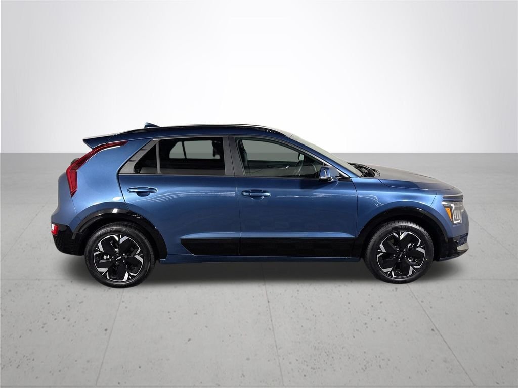 Used 2024 Blue Kia Wind image 5