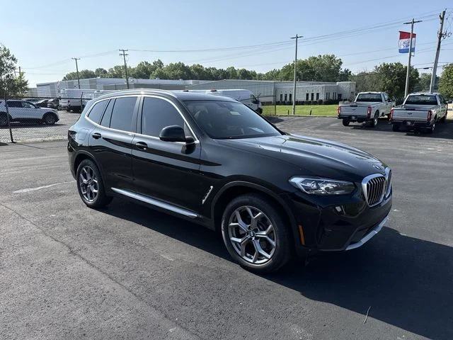 Used 2024 Black Sapphire Metallic BMW sDrive30i image 11