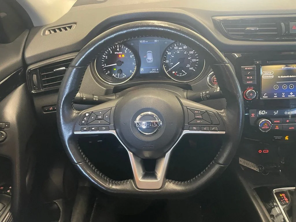 Used 2022 Gray Nissan SV image 13