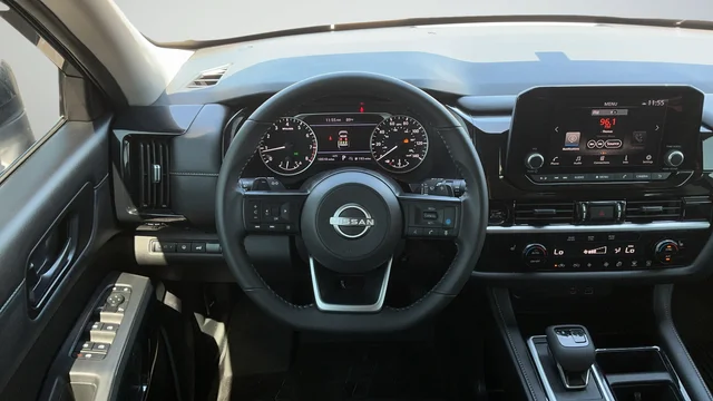 Used 2025 Gray Nissan SV image 10